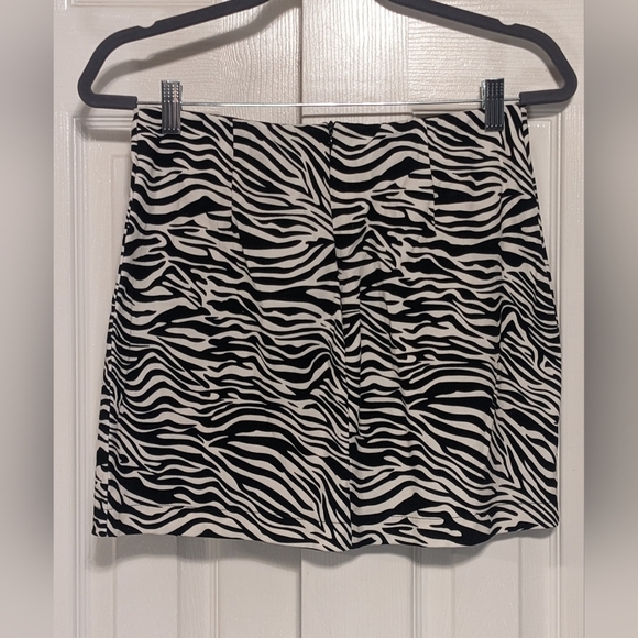 5/$25. Eyeshadow zebra print skirt - Picture 3 of 6